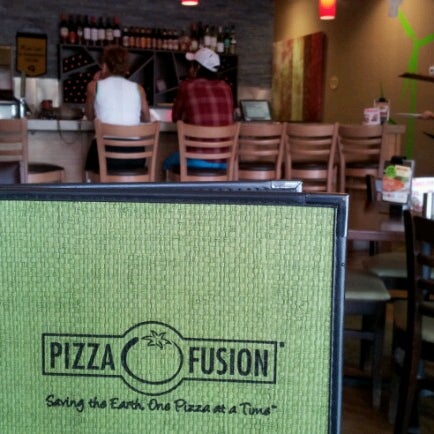Photo taken at Pizza Fusion by Dan F. on 10/14/2012