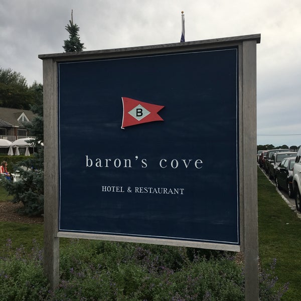 รูปภาพถ่ายที่ Baron&#39;s Cove โดย Heather M. เมื่อ 9/2/2017
