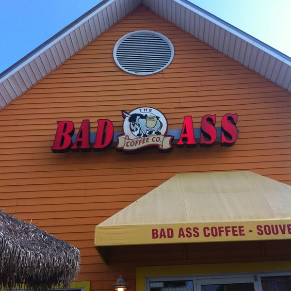 Снимок сделан в Bad Ass Coffee of Hawaii пользователем Heather M. 5/28/2013
