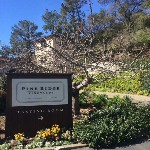 Foto tirada no(a) Pine Ridge Vineyards por Heather M. em 2/15/2015