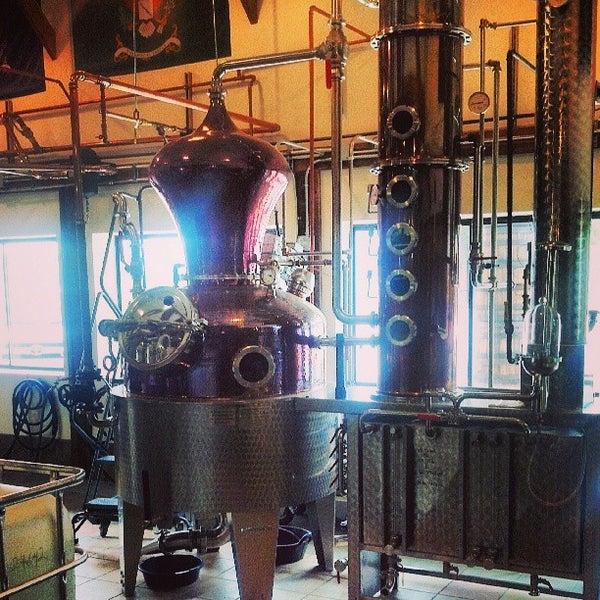Foto diambil di Willie&#39;s Distillery oleh Anthony S. pada 6/24/2013