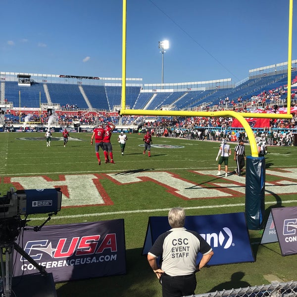 รูปภาพถ่ายที่ FAU Football Stadium โดย Joe S. เมื่อ 12/7/2019