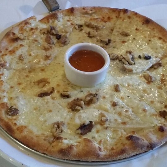 Das Foto wurde bei Pizzeria Venti von ᴡ S. am 2/20/2014 aufgenommen