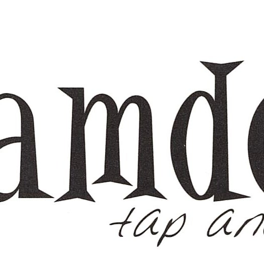 4/26/2014 tarihinde Cramdon&#39;s Tap &amp; Eateryziyaretçi tarafından Cramdon&#39;s Tap &amp; Eatery'de çekilen fotoğraf