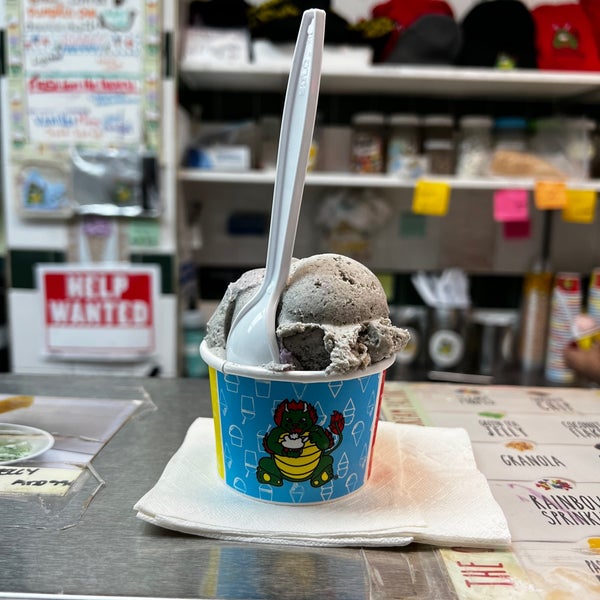Photo taken at The Original Chinatown Ice Cream Factory by Adrian N. on 3/10/2023