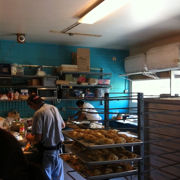 10/13/2013에 Chongho L.님이 La Victoria Mexican Bakery &amp; Cafe에서 찍은 사진