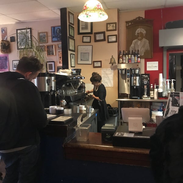 11/28/2017 tarihinde Nora R.ziyaretçi tarafından Cafe Mustache'de çekilen fotoğraf