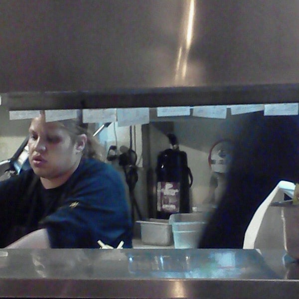 7/6/2013에 pete⛇ r.님이 Willie&#39;s Burgers에서 찍은 사진