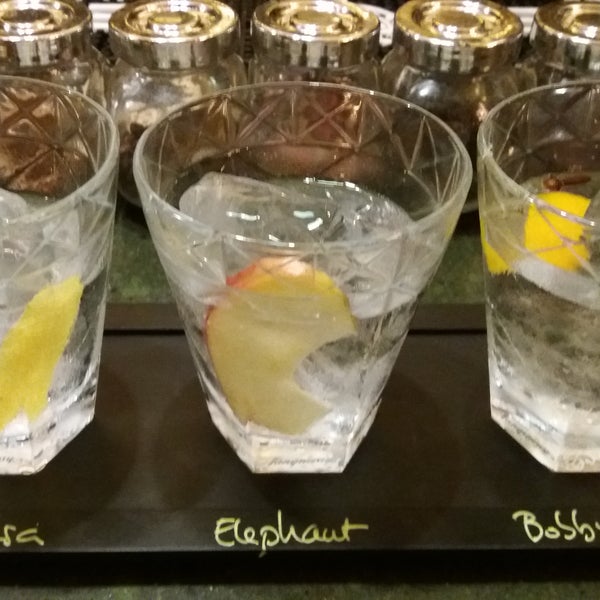The 3 mini gin tonic menu is good for those who are open to try new tastes! A mus!