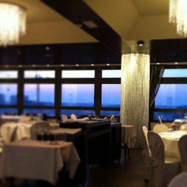 Foto diambil di Quartopiano Suite Restaurant oleh Mirko pada 3/14/2014