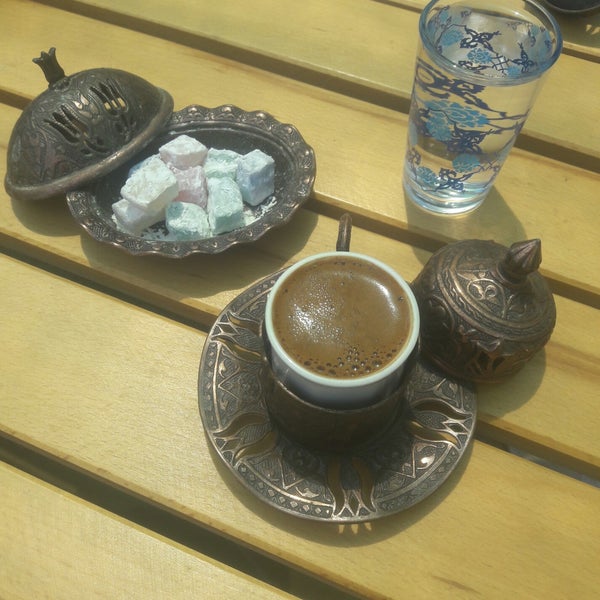 Foto diambil di Üzüm Cafe oleh Sinem K. pada 6/8/2019