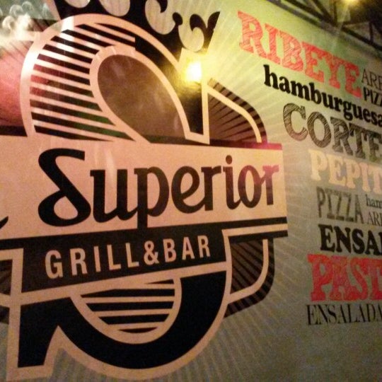 Foto tomada en La Superior Grill &amp; Bar  por Carlos Manuel S. el 2/13/2014