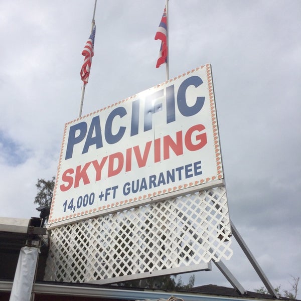 Photo taken at Pacific Skydiving Honolulu by Taeyoung P. on 5/24/2014