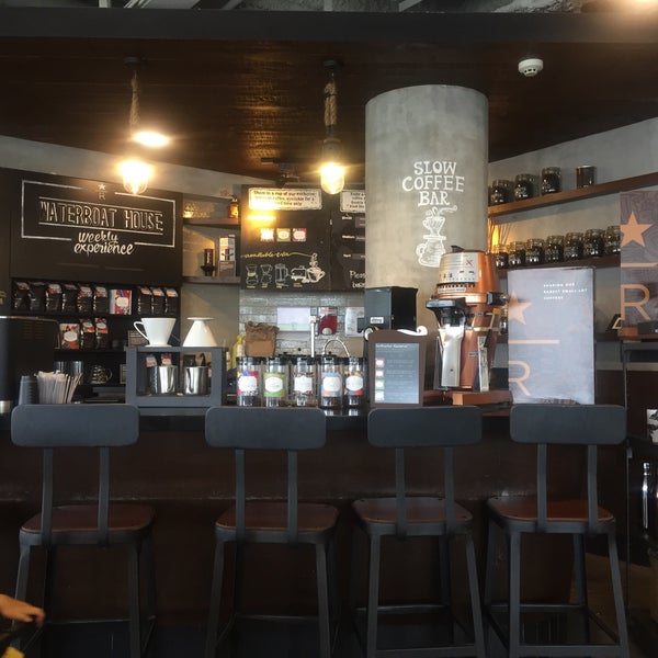Foto tirada no(a) Starbucks Reserve Store por ╭♥ŠůÞ｡Ÿ⭕♥╮ Ÿ. em 12/16/2017