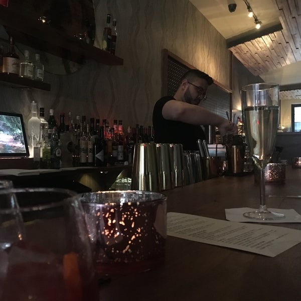 3/27/2018에 joe b.님이 Parish Cocktail Bar에서 찍은 사진