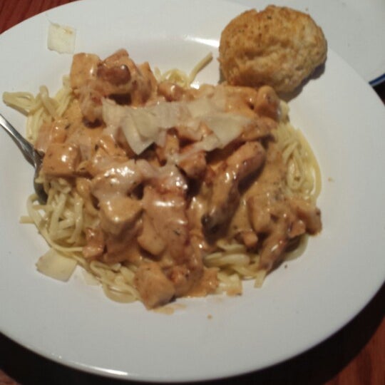 Photo taken at Red Lobster by Nita D. on 12/29/2013