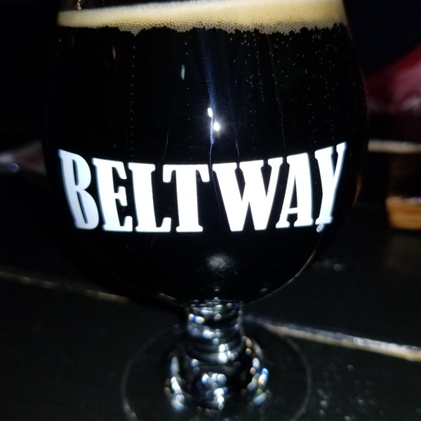 Foto tirada no(a) Beltway Brewing Company por Christine S. em 1/19/2019