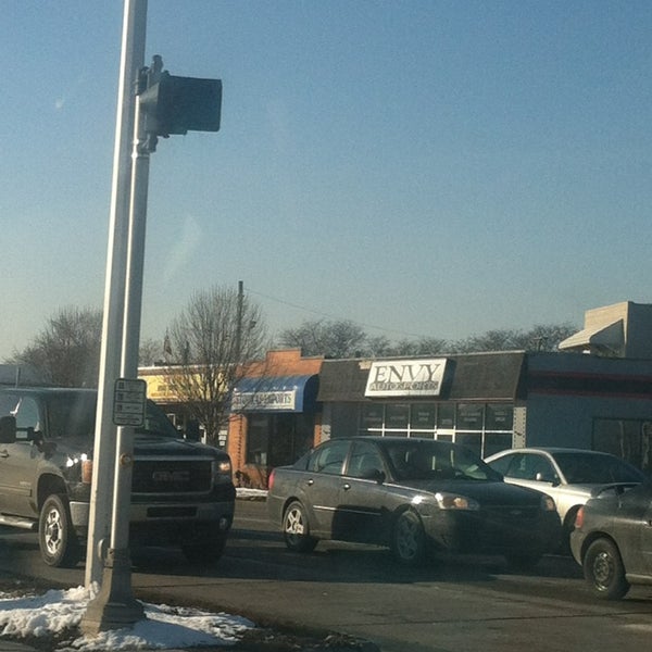 9 Mile Road & Harper Avenue - Intersection in St Clair Shores