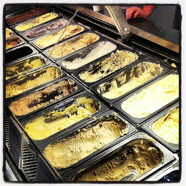 7/13/2013 tarihinde Thomas F.ziyaretçi tarafından Glacé Artisan Ice Cream'de çekilen fotoğraf