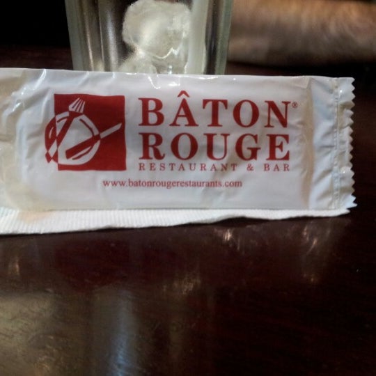 Foto diambil di Bâton Rouge Grillhouse &amp; Bar oleh Vanessa C. pada 10/26/2012
