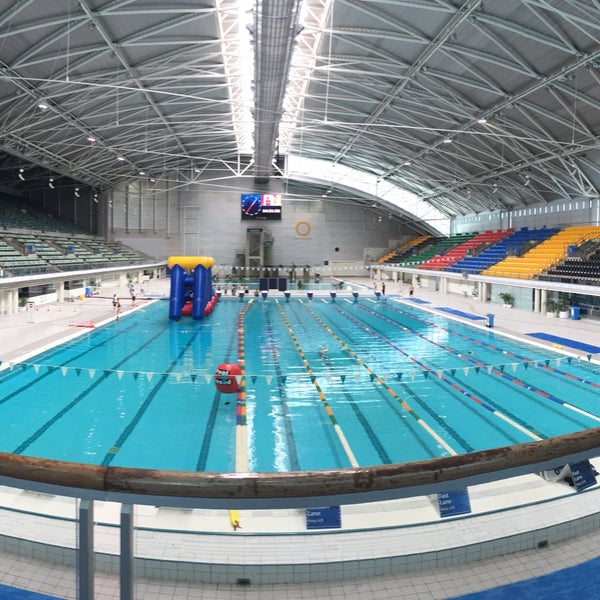 Foto diambil di Sydney Olympic Park Aquatic Centre oleh Ale pada 12/27/2015