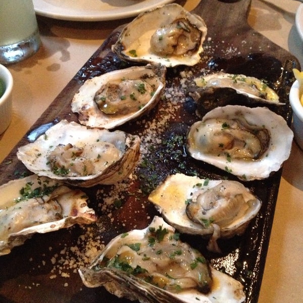 La Docena Oyster Bar & Grill Seafood Restaurant in Guadalajara