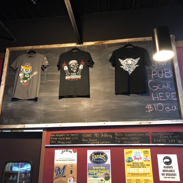 Foto diambil di Cleveland Pub &amp; Grill oleh Brad R. pada 9/28/2018