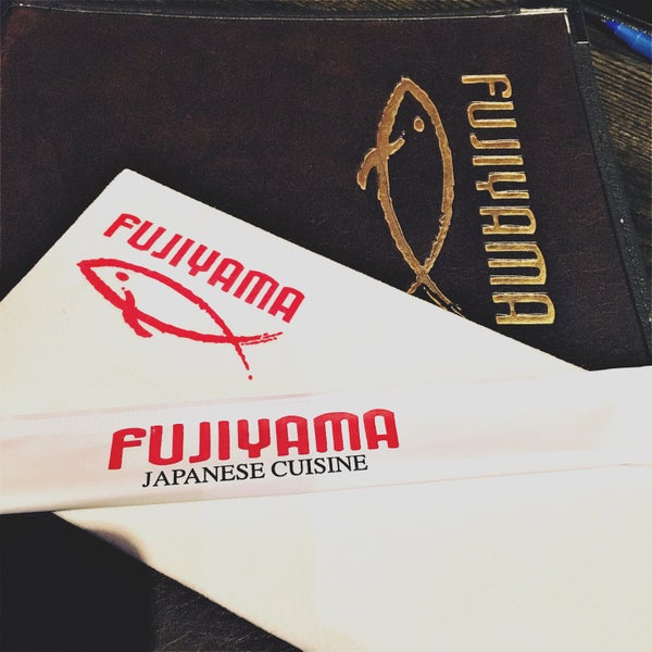 12/12/2017 tarihinde Brad R.ziyaretçi tarafından Fujiyama Sushi'de çekilen fotoğraf