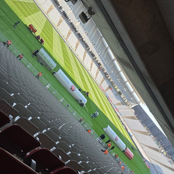 รูปภาพถ่ายที่ Atatürk Olimpiyat Stadyumu โดย TAGABAY .. เมื่อ 4/14/2024