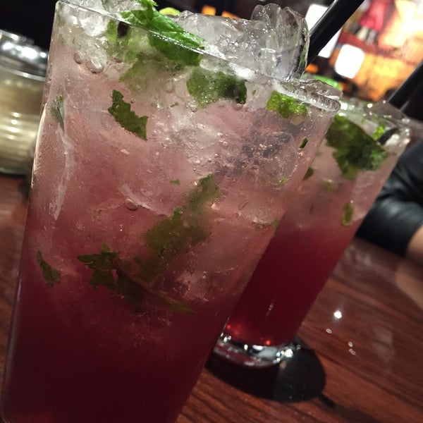 Photo taken at BJ&#39;s Restaurant &amp; Brewhouse by Monique on 3/20/2015