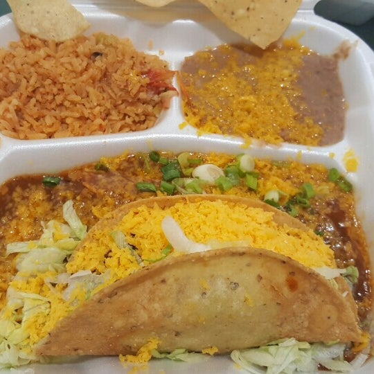 7/10/2016 tarihinde Andrewziyaretçi tarafından Carolina&#39;s Mexican Food'de çekilen fotoğraf