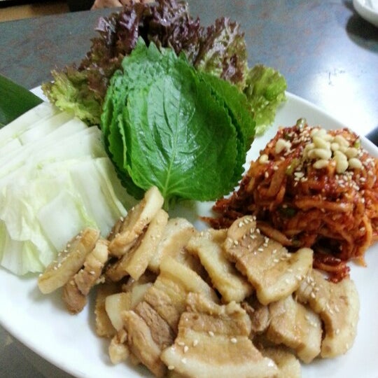 丸い月 Kore Restorani