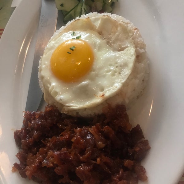 7/1/2018 tarihinde Chanel L.ziyaretçi tarafından Jeepney Filipino Gastropub'de çekilen fotoğraf