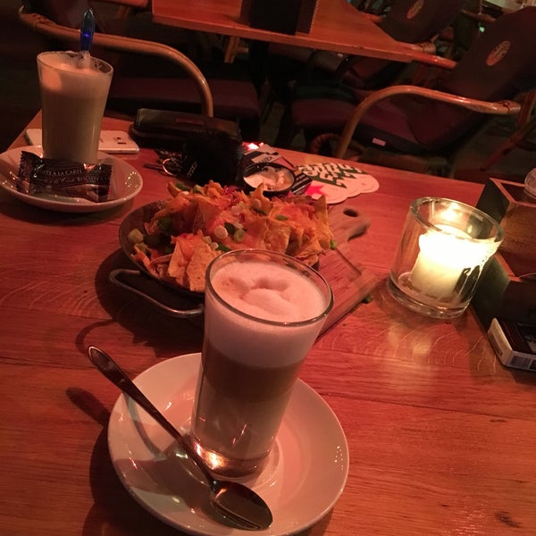 Das Foto wurde bei Café Bolle von Deleted am 2/1/2017 aufgenommen