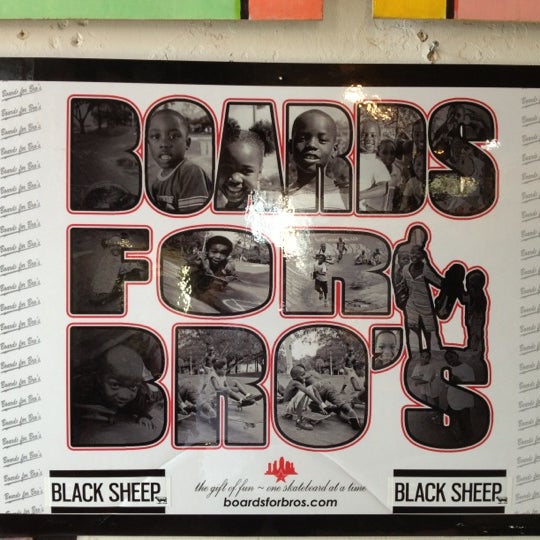 รูปภาพถ่ายที่ Black Sheep โดย Mark H. เมื่อ 12/8/2012