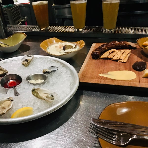 Снимок сделан в Southpark Seafood &amp; Oyster Bar пользователем りょんりょん 1/21/2019