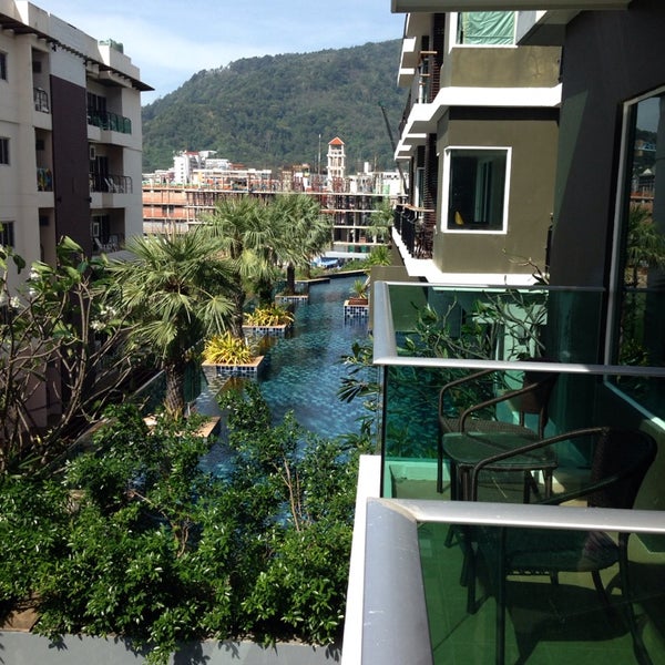 Das Foto wurde bei Andakira Hotel Phuket von Victoria R. am 12/7/2013 aufgenommen