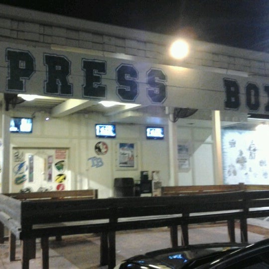 9/14/2012にCassie G.がPress Box Sports Emporium &amp; Eateryで撮った写真