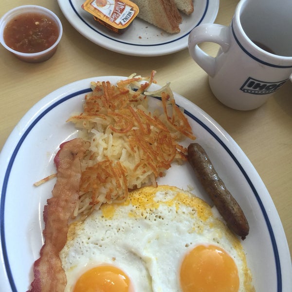 Photo taken at IHOP by Roxana D. on 6/30/2016