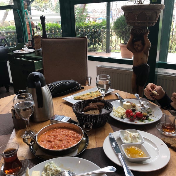 Foto tirada no(a) Ristorante Bella Vista Bahçeşehir por Neslihan E. em 1/6/2019