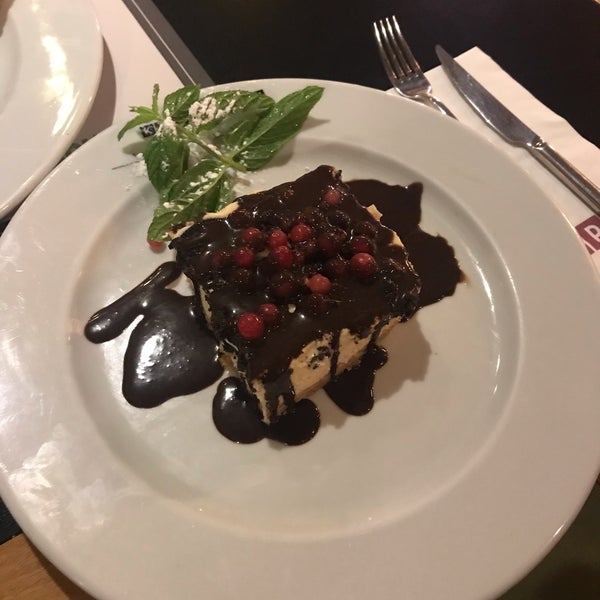 Foto tomada en Kirpi Cafe &amp; Restaurant  por Derya Y. el 10/10/2018