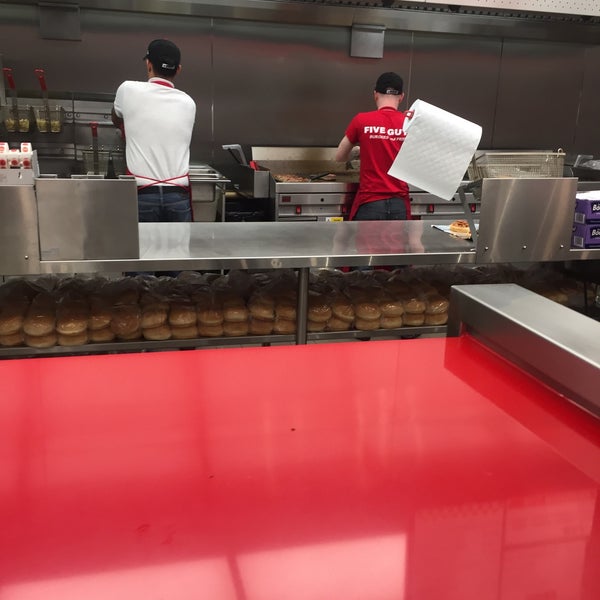 Photo taken at Five Guys by Lisette on 10/13/2015