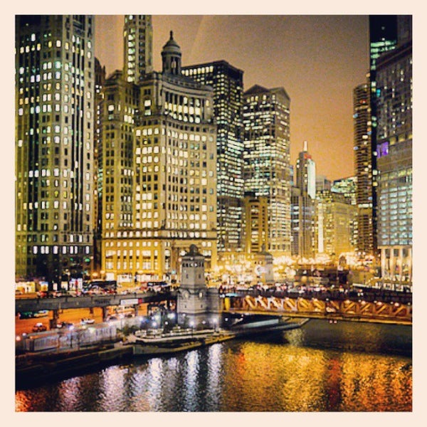 3/30/2013 tarihinde Brian W.ziyaretçi tarafından Chicago South Loop Hotel'de çekilen fotoğraf