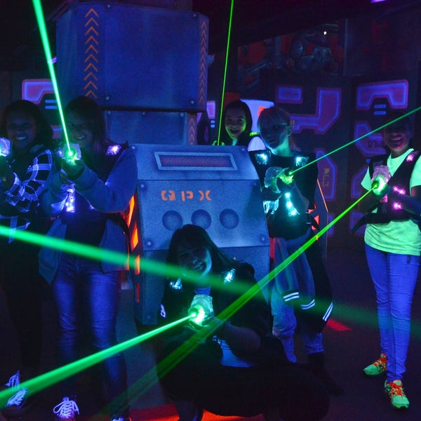 Foto diambil di Laser Legend oleh Laser Legend pada 3/10/2016