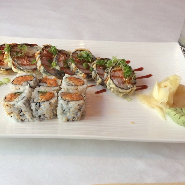 3/7/2014 tarihinde Catherine V.ziyaretçi tarafından Arashi Japan Sushi &amp; Steak House'de çekilen fotoğraf