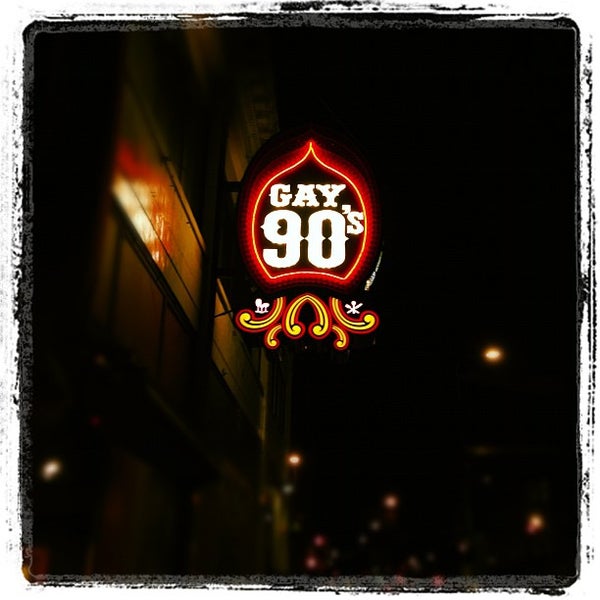 Foto tirada no(a) The Gay 90&#39;s por Elise M. em 11/26/2012