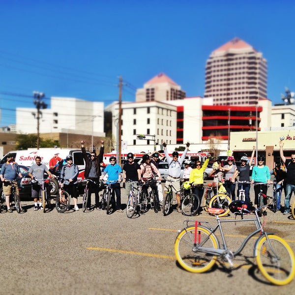 Das Foto wurde bei Routes Bicycle Tours &amp; Rentals von Routes Bicycle Tours &amp; Rentals am 5/4/2014 aufgenommen