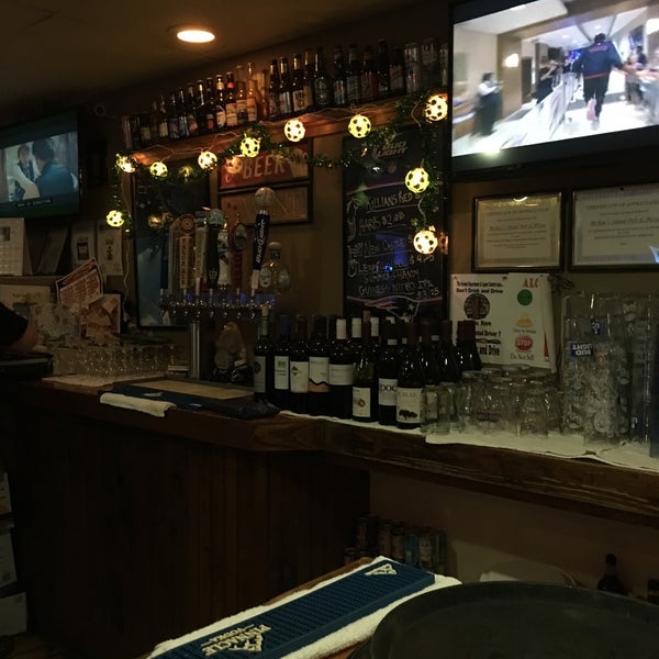 McKee's Island Pub & Pizza Pizzeria