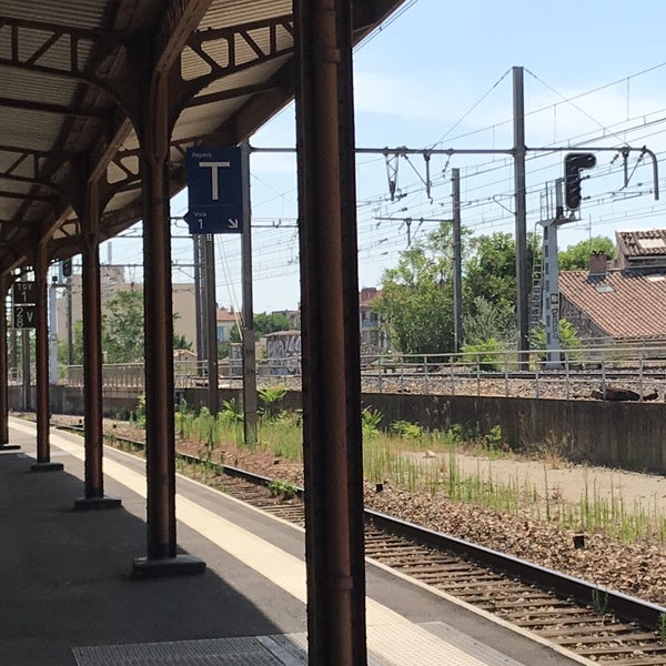 Photo taken at Gare SNCF d&#39;Avignon-Centre by Wonyeong B. on 7/8/2019