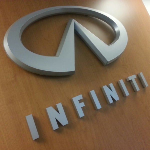 รูปภาพถ่ายที่ Infiniti of Clarendon Hills โดย Peter K. เมื่อ 4/1/2013